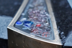 Piękny artystyczny nagrobek pomnik z elementami dekoracyjnymi szkło metal