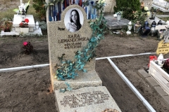 Piękny artystyczny nagrobek pomnik z elementami dekoracyjnymi szkło metal