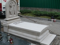 EKSKLUZYWNE ARTYSTYCZNE NIEPOWTARZALNE NAGROBKI Z PIASKOWCA REKT